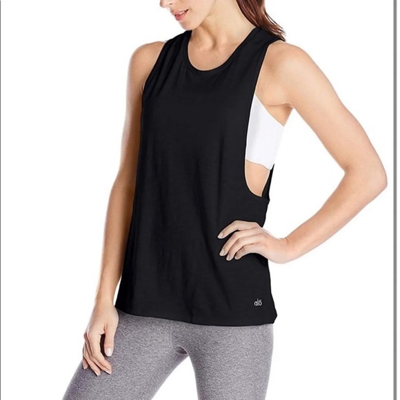 Alo women’s active tanks (2) - Picture 2 of 8